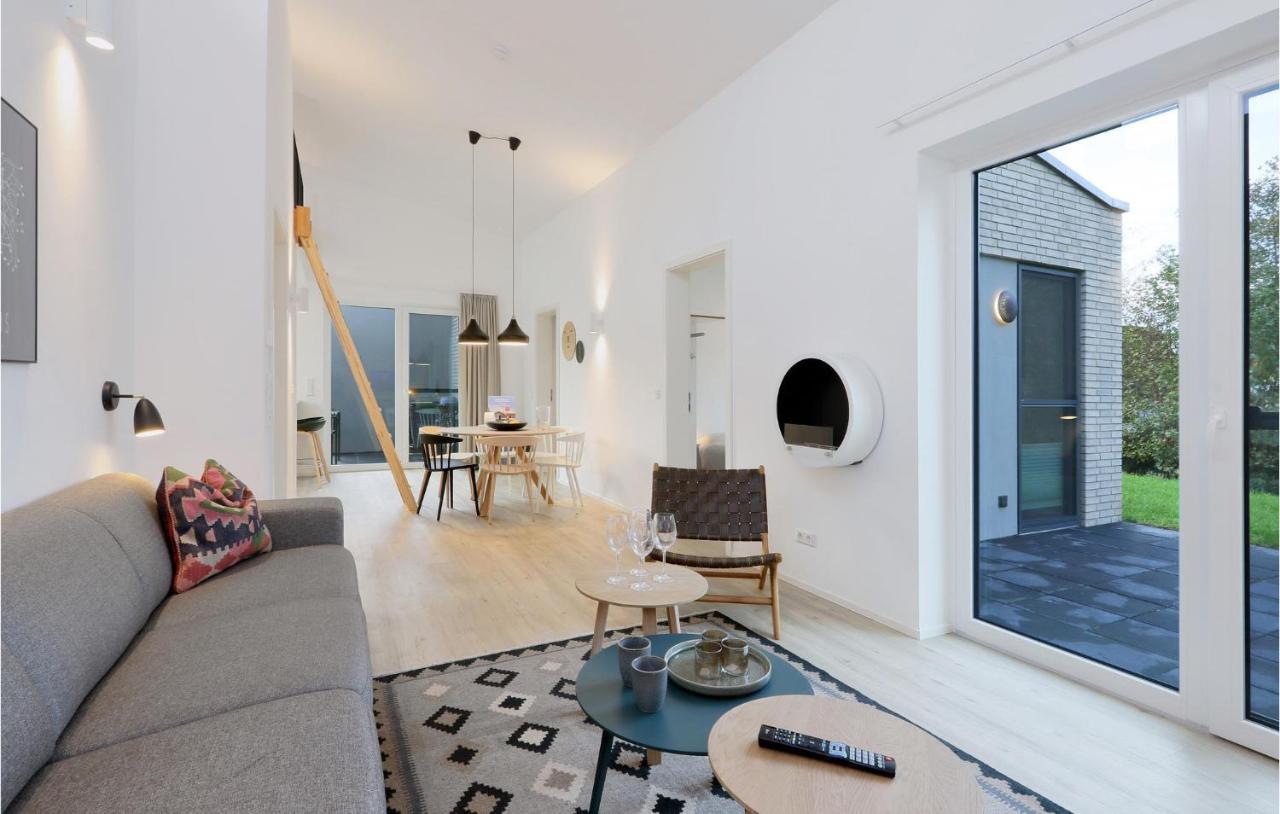 Lovely Home In Lembruch-Duemmer See With Wifi ภายนอก รูปภาพ