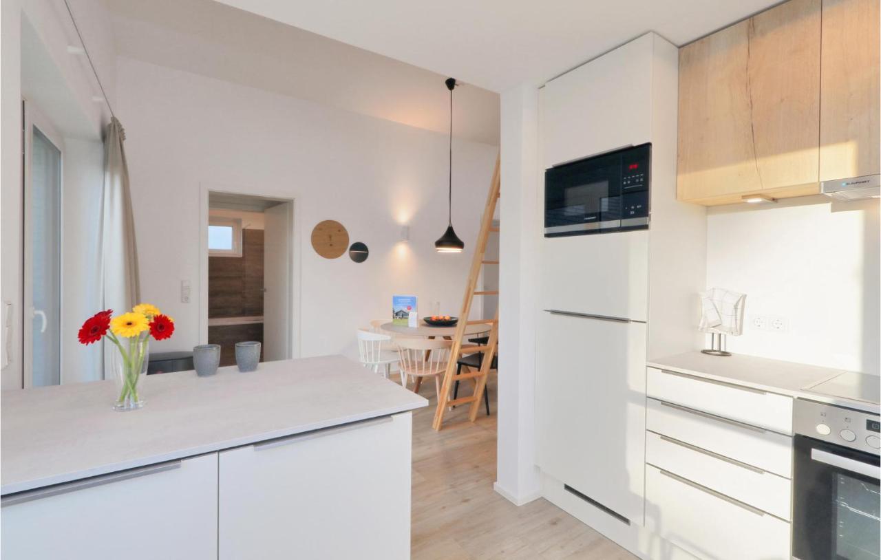Lovely Home In Lembruch-Duemmer See With Wifi ภายนอก รูปภาพ